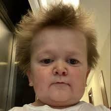 SKKUZzZAAA