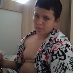 AkUMc