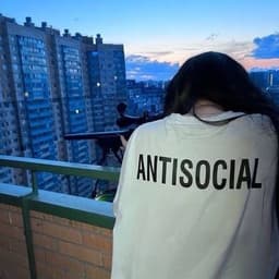Kr1SpYy_743